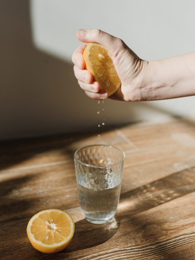 Reasons to Start Your Day With Lemon Water
